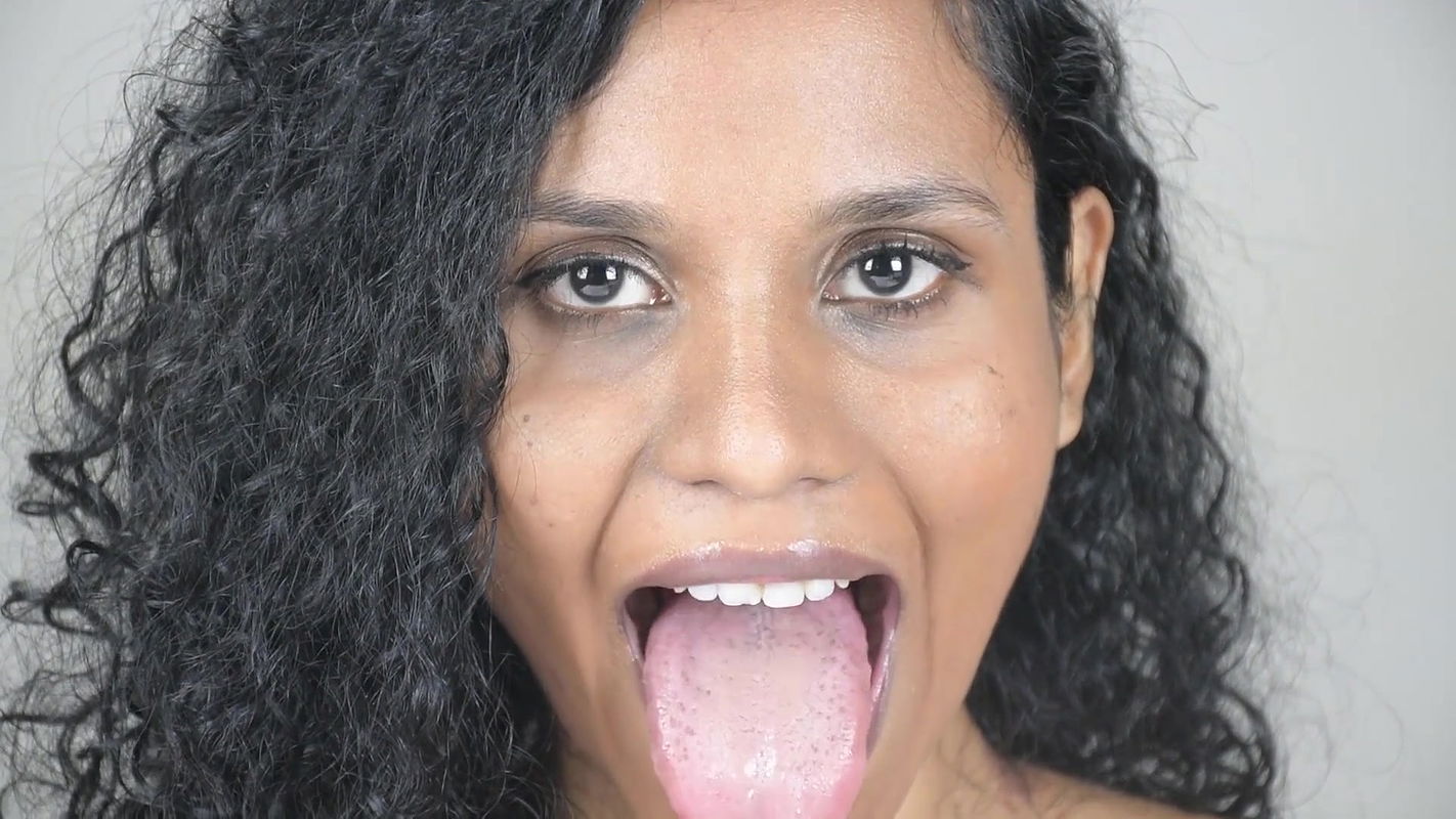 spit drool play with lily