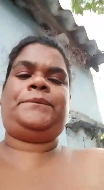 Desi Bhabhi Shows her big Boobs and Pussy