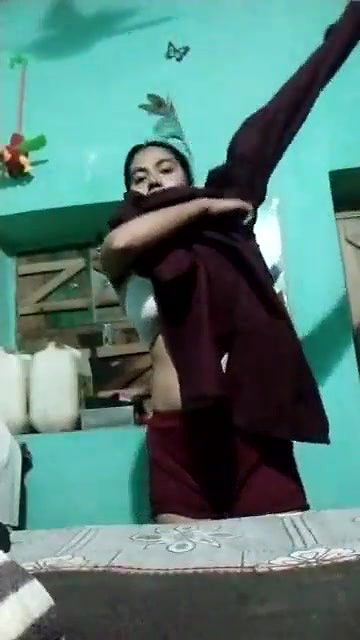 Horny Village Girl Shows Her Nude Body