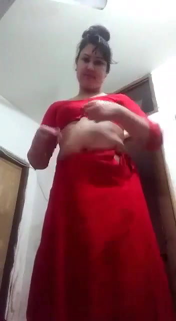 Beautiful Nehar Bhabi Showing