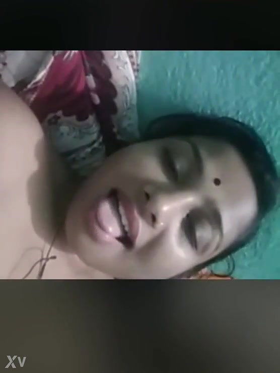 Horny Desi Girl Masturbating