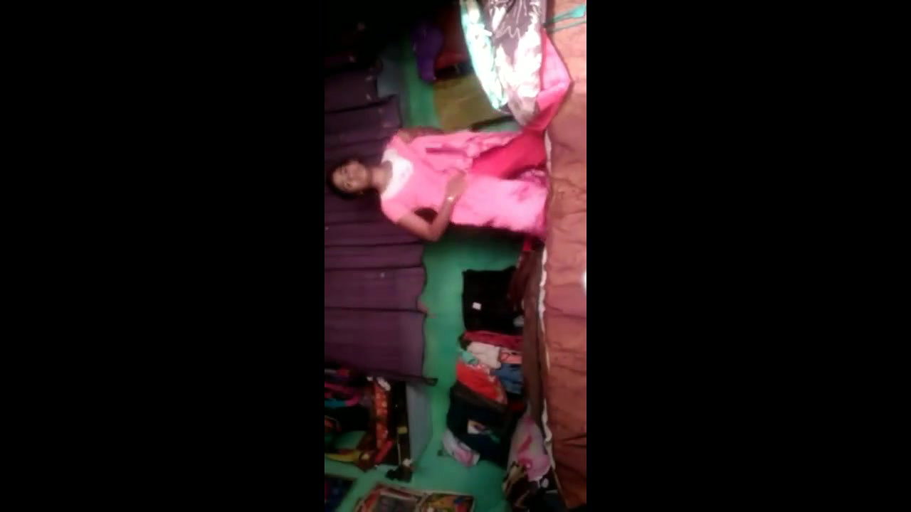 Desi Village Girl Showing Her Milky tits And Junglee Chooth