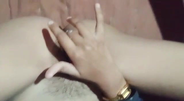 Unsatisfied village bhabhi fingering and cumming