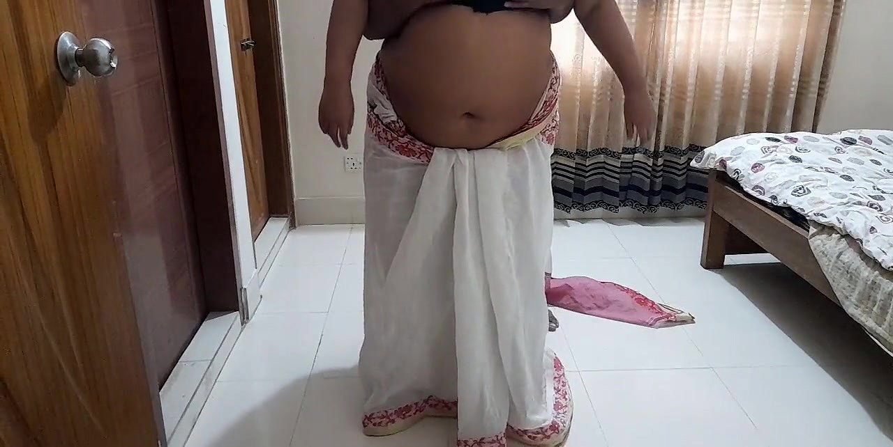(55 year old Tamil aunty fucked hard while she is sweeping Room) Indian MILF Aunty ko Jabardast Chudai – Anal Fuck.