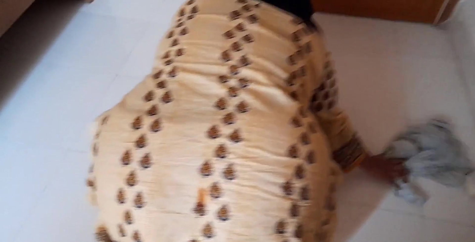 19y old Indian Big Ass Maid Get Fuck From Owner Son (Maid Ko Jabardast Chudai) Hindi Audio