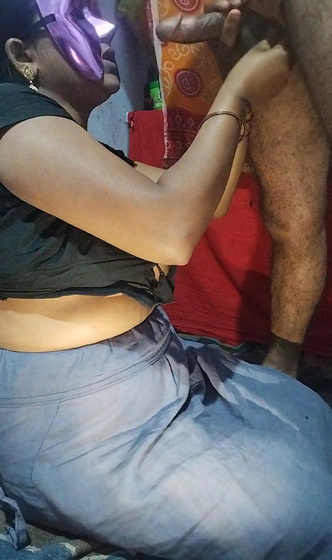 Aaj to mami ki gand Mari our Sara mall mami ko pila Diya raat ko