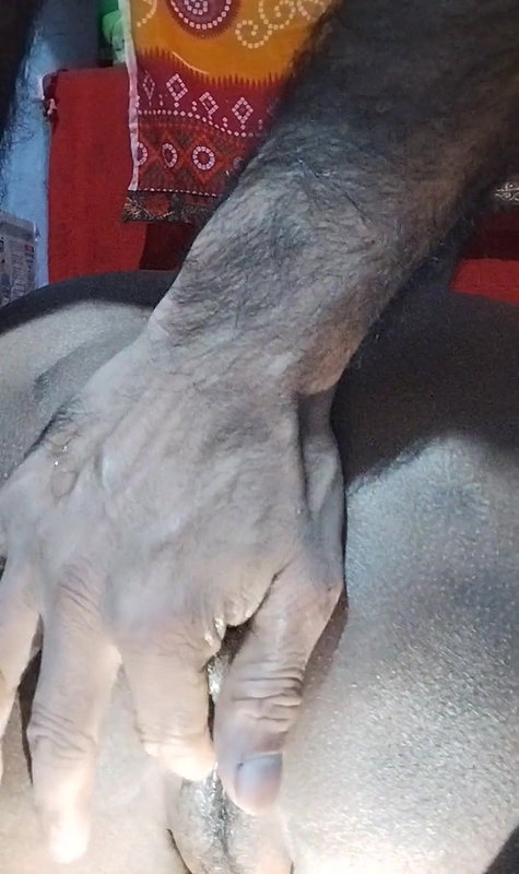 Aaj to mami ki gand Mari our Sara mall mami ko pila Diya raat ko