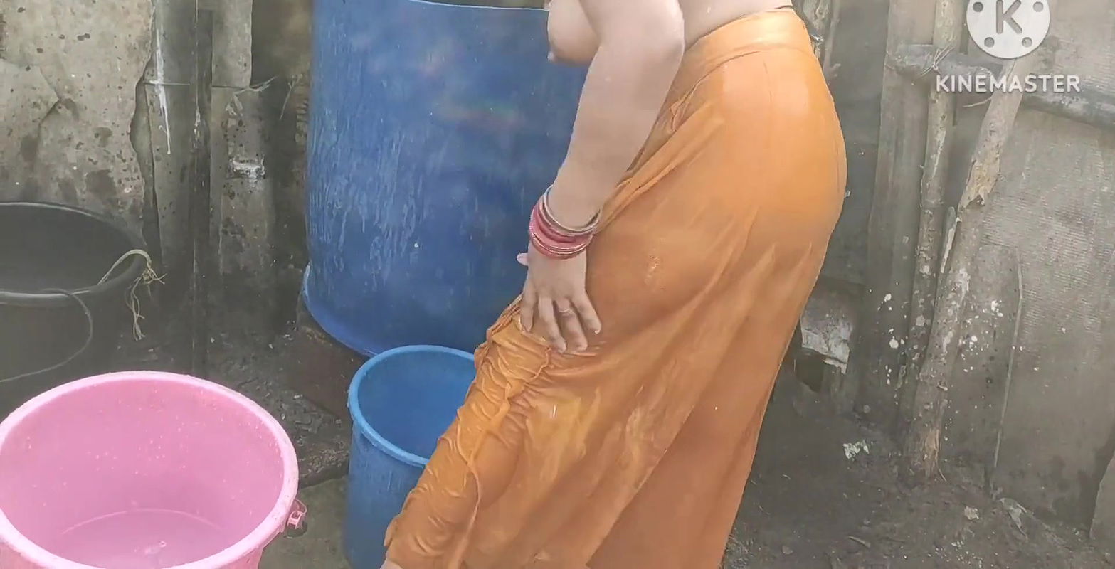 Anita yadav bathing outside with hot