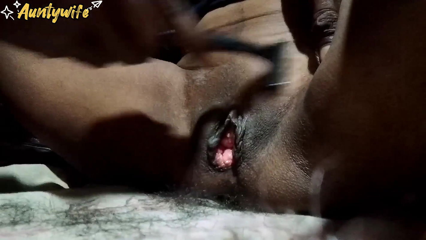 Aunty wife ka chut ki Bal raat mai saaf Kiya Auntie wife’s power of relaxation may be cleared in the night