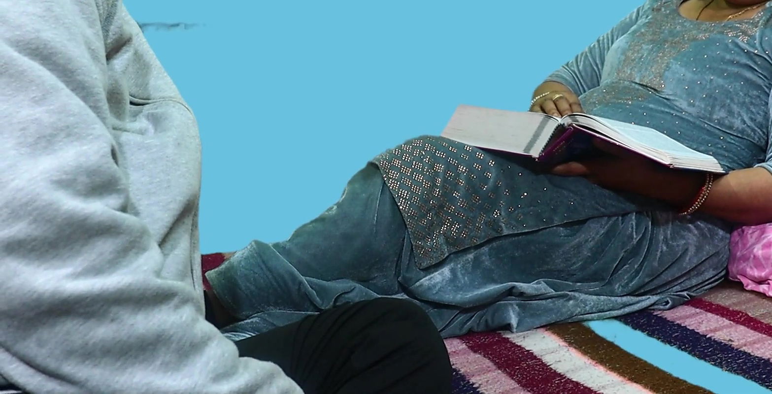 Badi chacheri didi ne chhote bro. ko seel,hymen todna shikhaya in clear voice