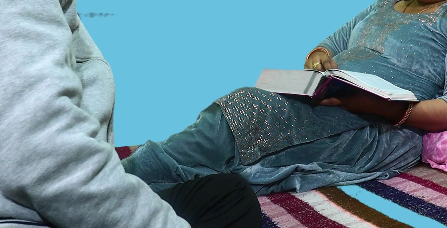 Badi chacheri didi ne chhote bro. ko seel,hymen todna shikhaya in clear voice