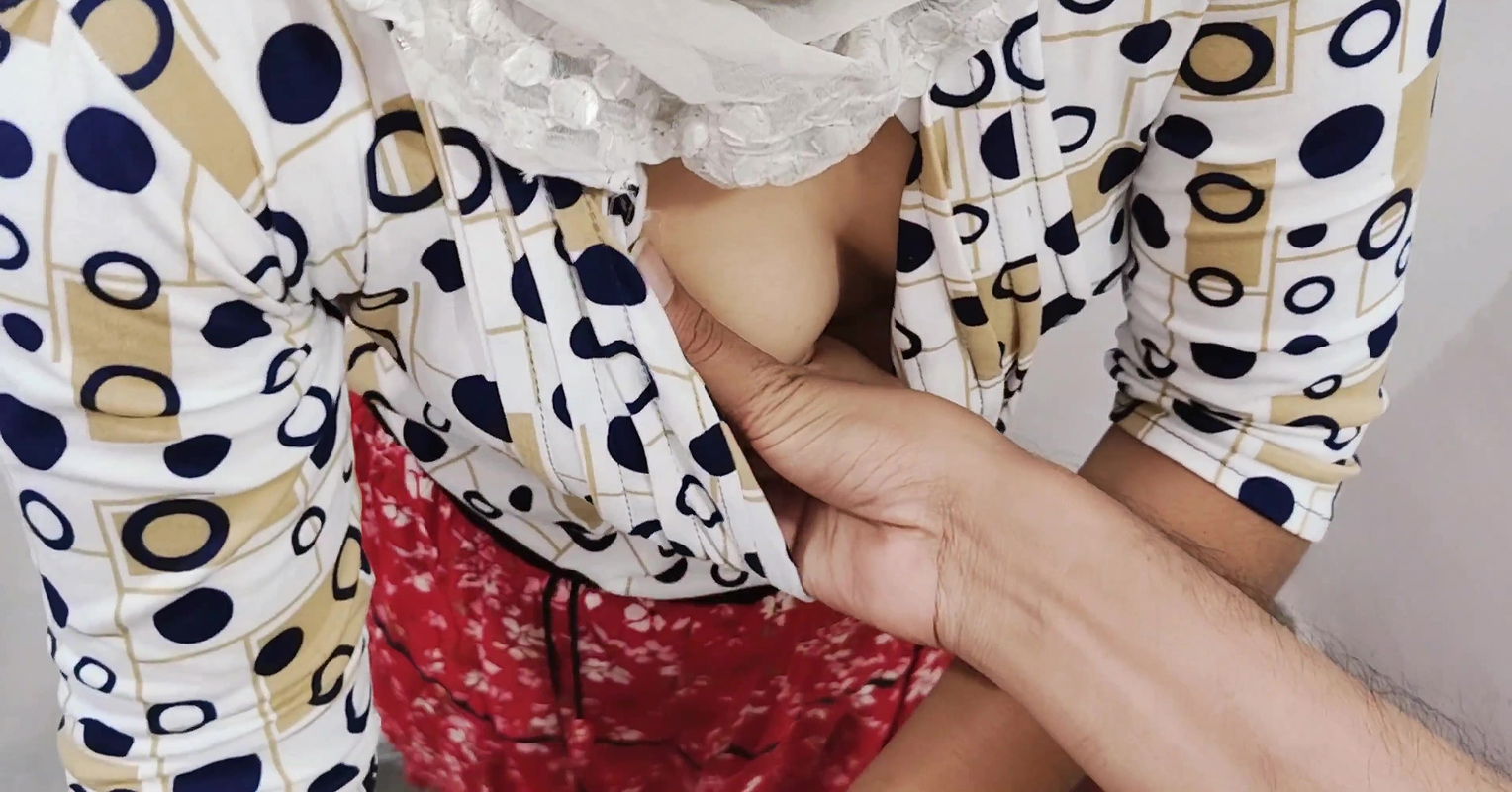 Bathroom Girlfriend Hard Sucked boyfriend pussy fuck teen girl Indian Desi toilet