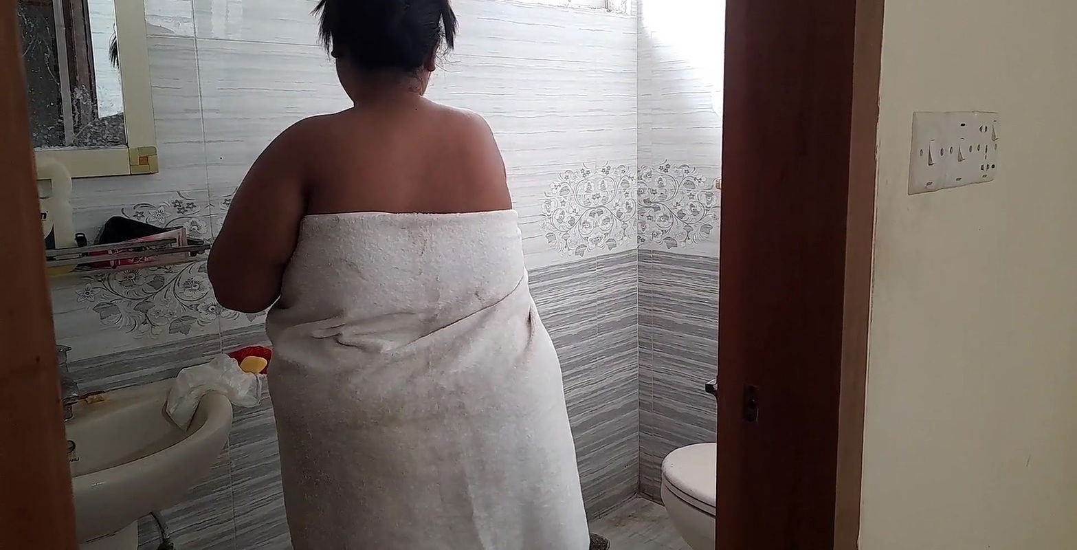 Bathroom se bahar ane ke bad Boudi ko uske sasur ne Jabardasti choda – Clear Hindi Audio