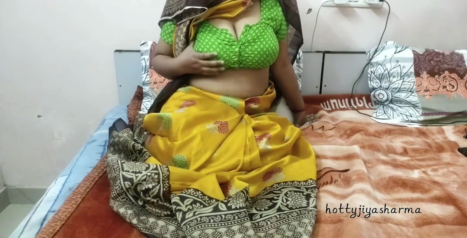 Bhabhi ki salwar khol ke badi gand dekhi