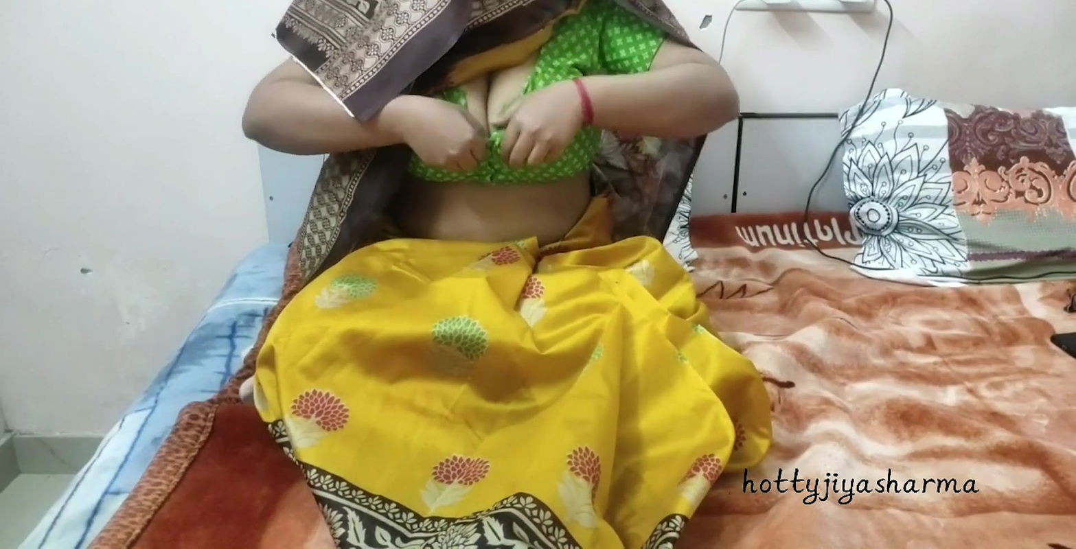 Bhabhi ki salwar khol ke badi gand dekhi