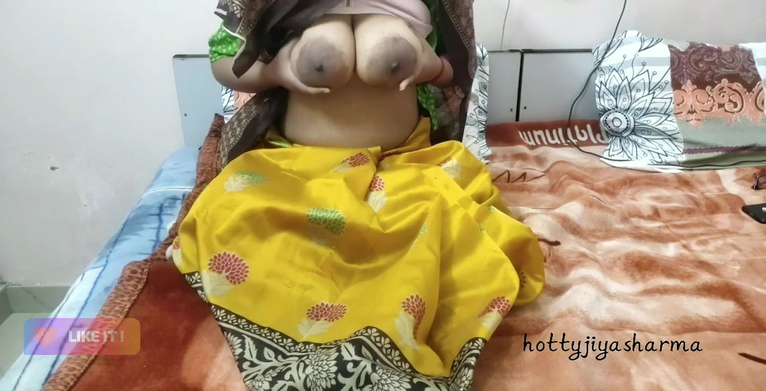 Bhabhi ki salwar khol ke badi gand dekhi
