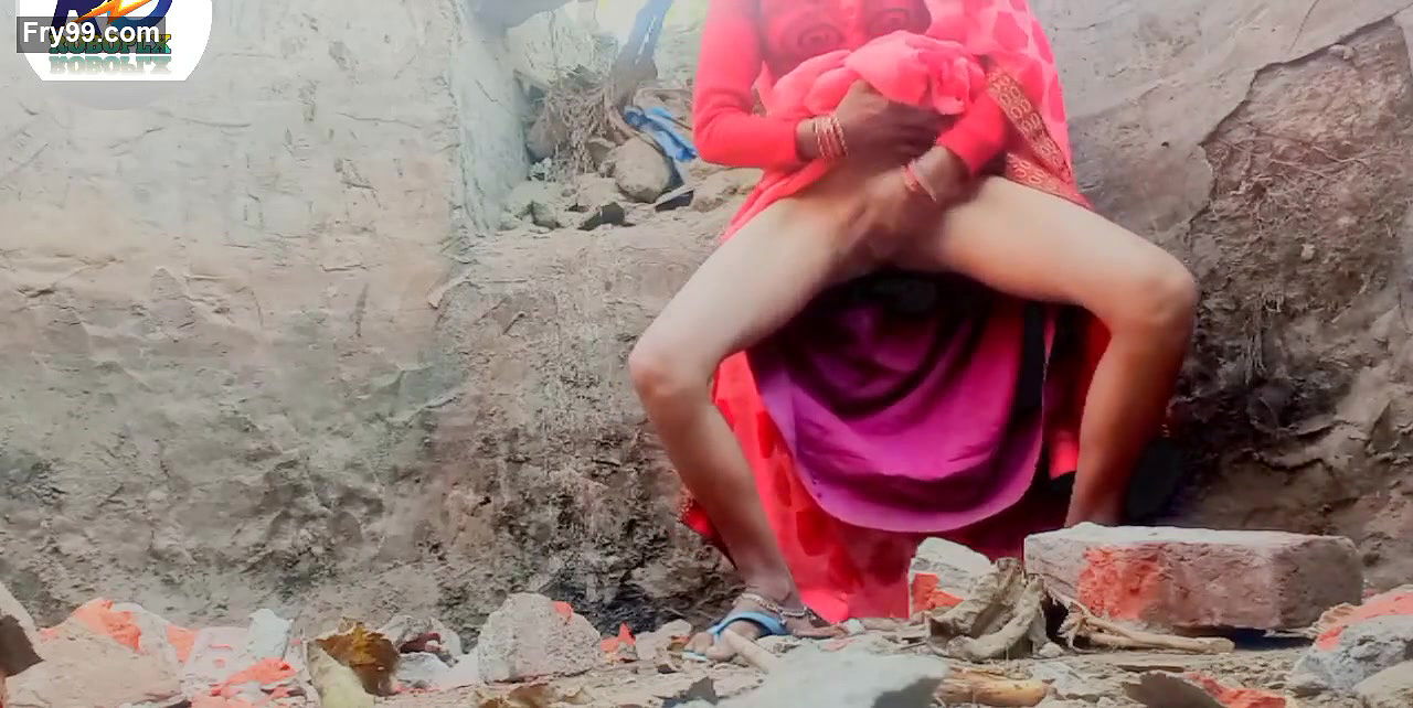 Bhabhi ko palambar ne chudai Saree me full hindi clear voice