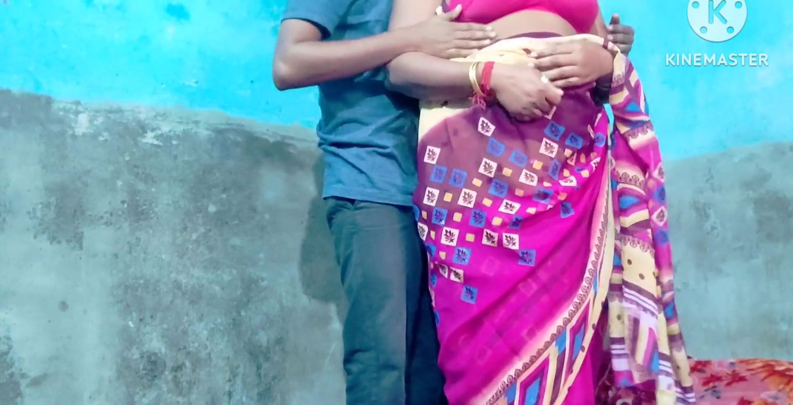 Chachi ko anniversary ki din me chod dala with Hindi audio