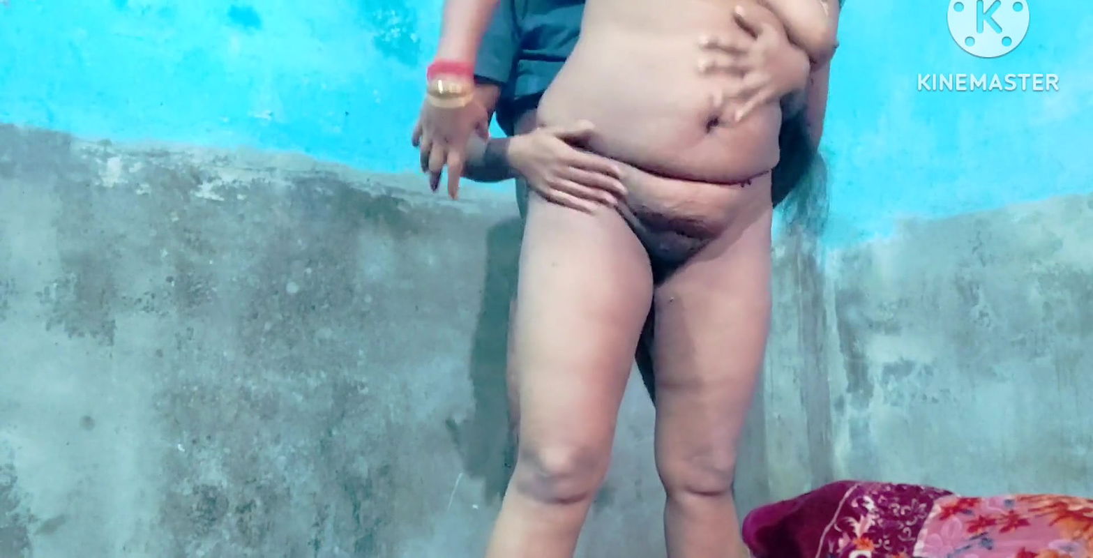 Chachi ko anniversary ki din me chod dala with Hindi audio