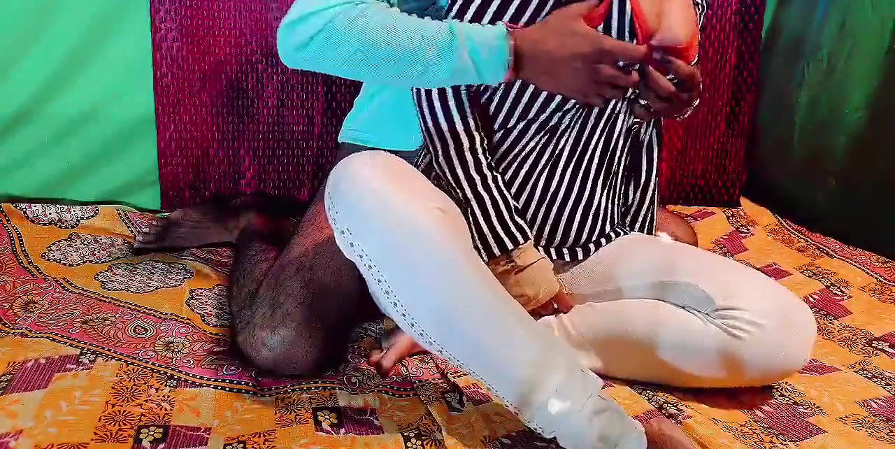 Coaching ki hot big boobs friend ko pg me lakar chudai