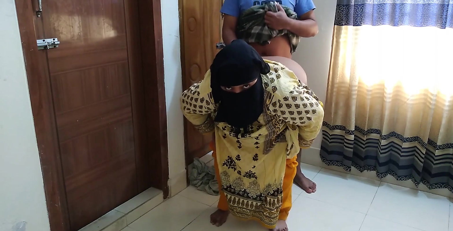 Damaad ne saas ko jamkar choda – Indian Real Sex.