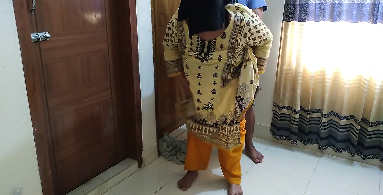 Damaad ne saas ko jamkar choda – Indian Real Sex.