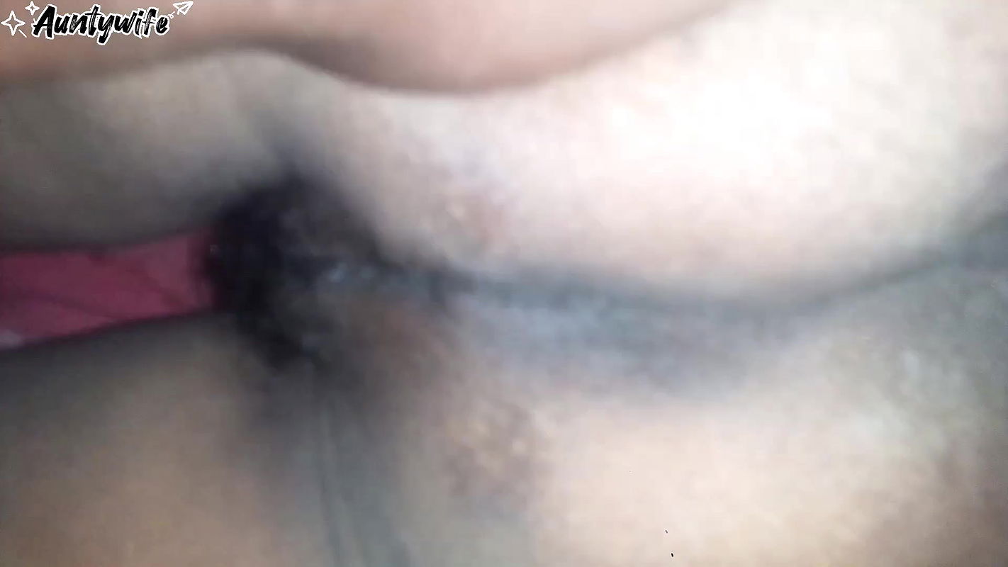 Des Aunty ka Raat mein jamkar chudai hua Des aunty’s fierce fight in the night