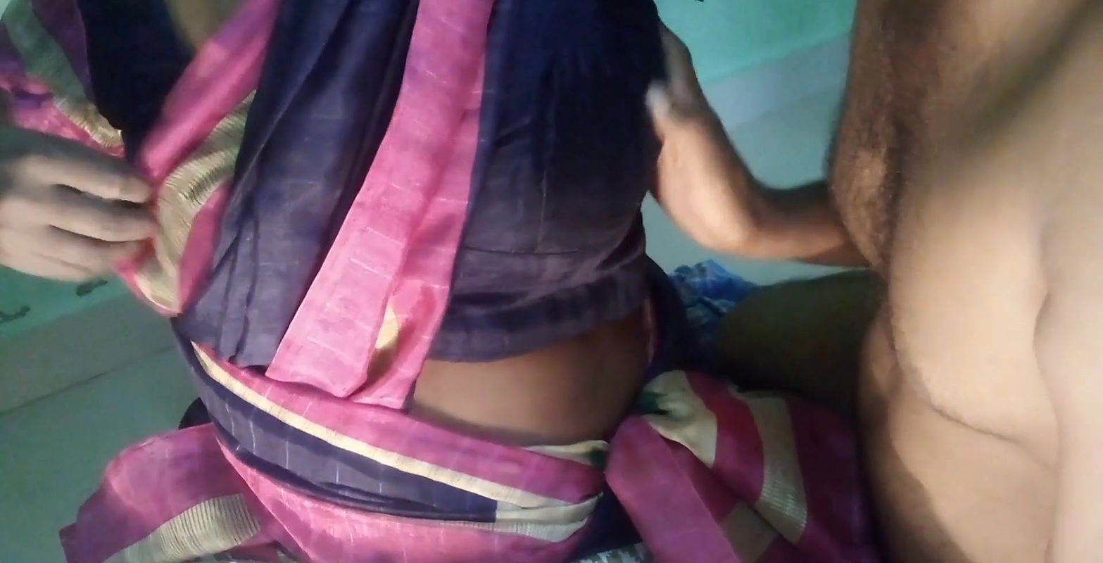 Desi aunty fucking doggy style