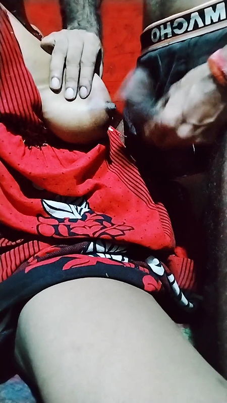 Desi bhabhi ka milk nikala.