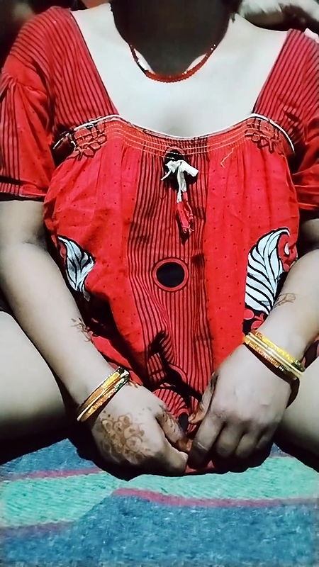 Desi bhabhi ka milk nikala.