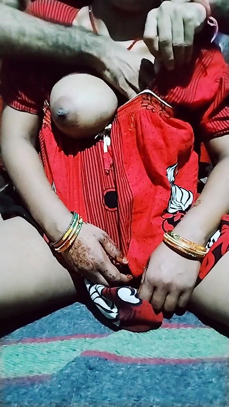 Desi bhabhi ka milk nikala.