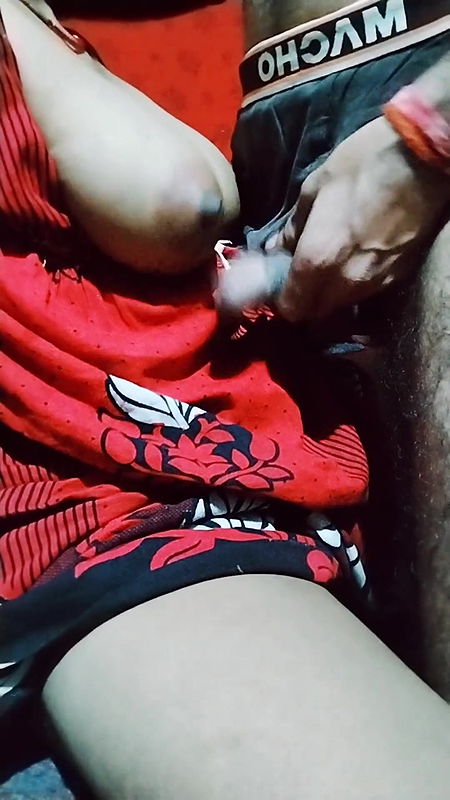 Desi bhabhi ka milk nikala.