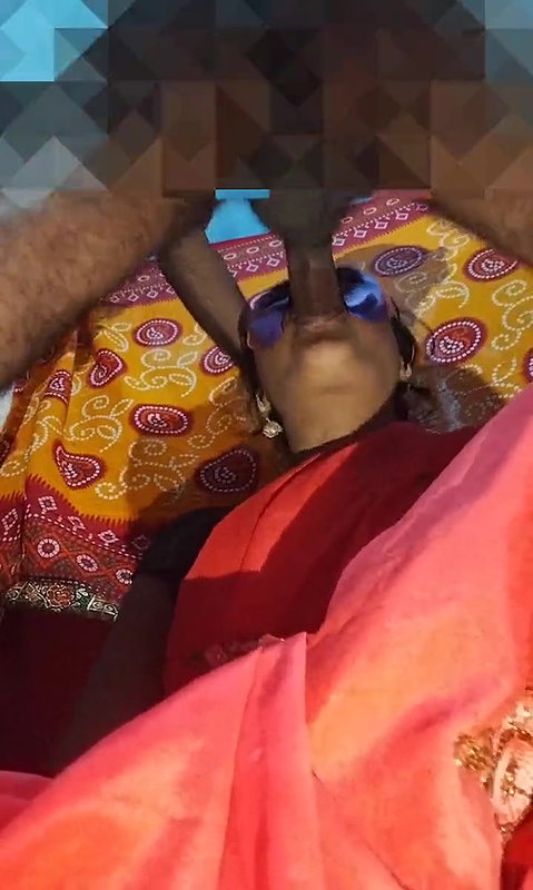Desi Didi ka muh ko pela our Sara mask pila Diya Didi cumshot mouth