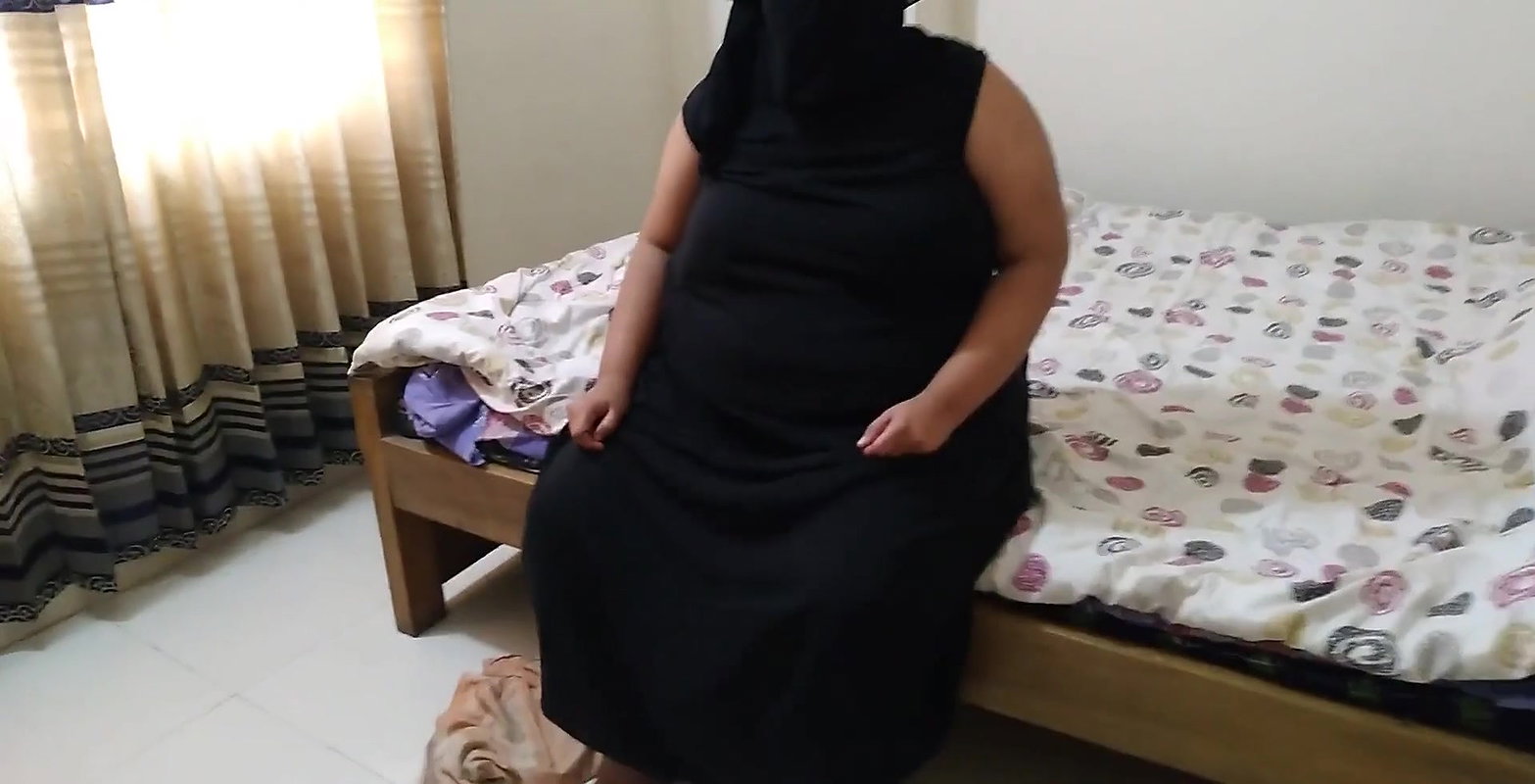 Desi Huge Boobs Sexy Priya Bhabhi cheats on her husband & fucking a Guy in empty house – Indian Sex full story