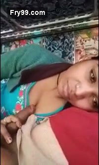 SEXY INDIAN WIFE GIVING BLOWJOB