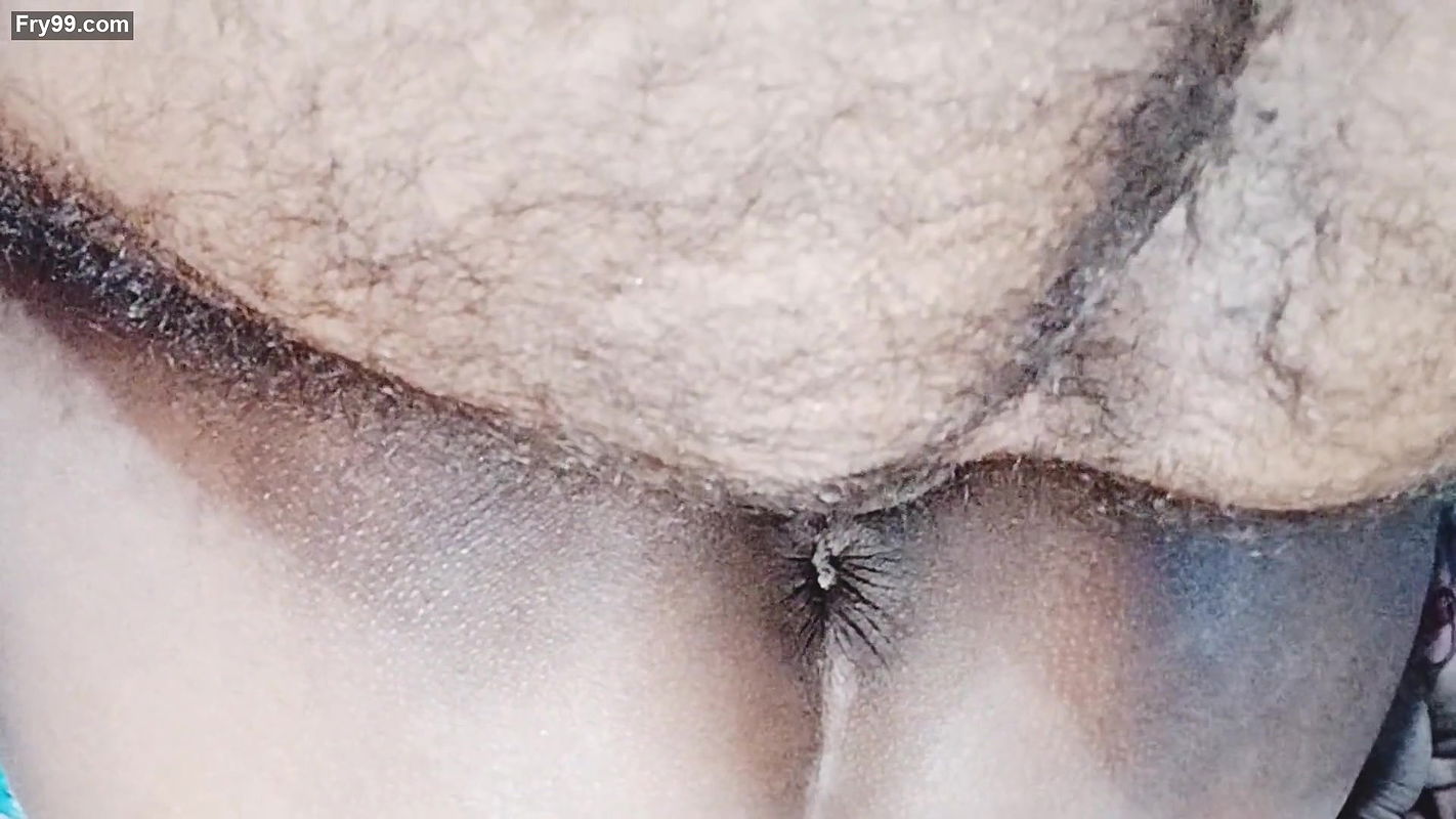 Desi mosi ki choot ma mall gira diya