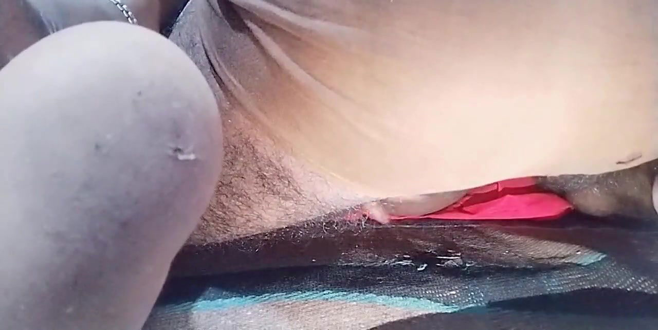 a  Desi nokrani ko jabardasti pal Diya