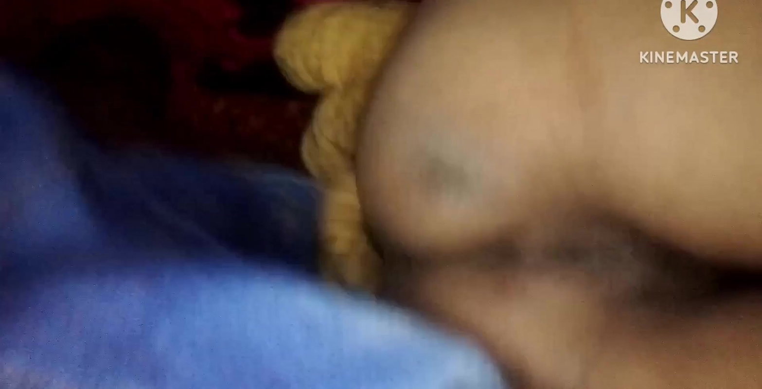 Desi old aunty ko Happy New year ka raat mein bistar ke andar chudai Kiya