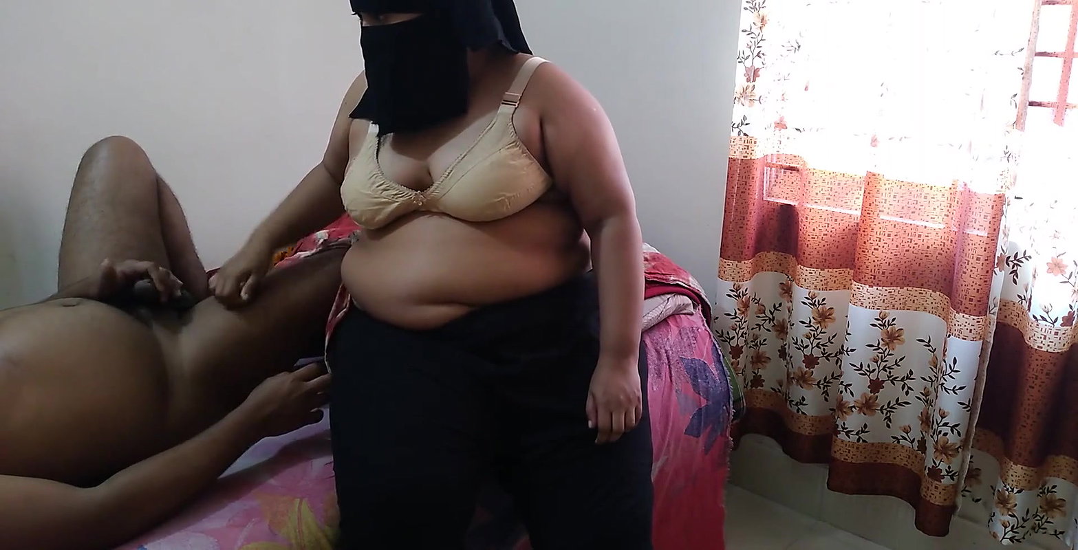 Desi Sexy Maa ni apni Beta ko Jabardasti chudai – widow Stepmom riding on Stepson’s big cock (hindi Audio) cowgirl