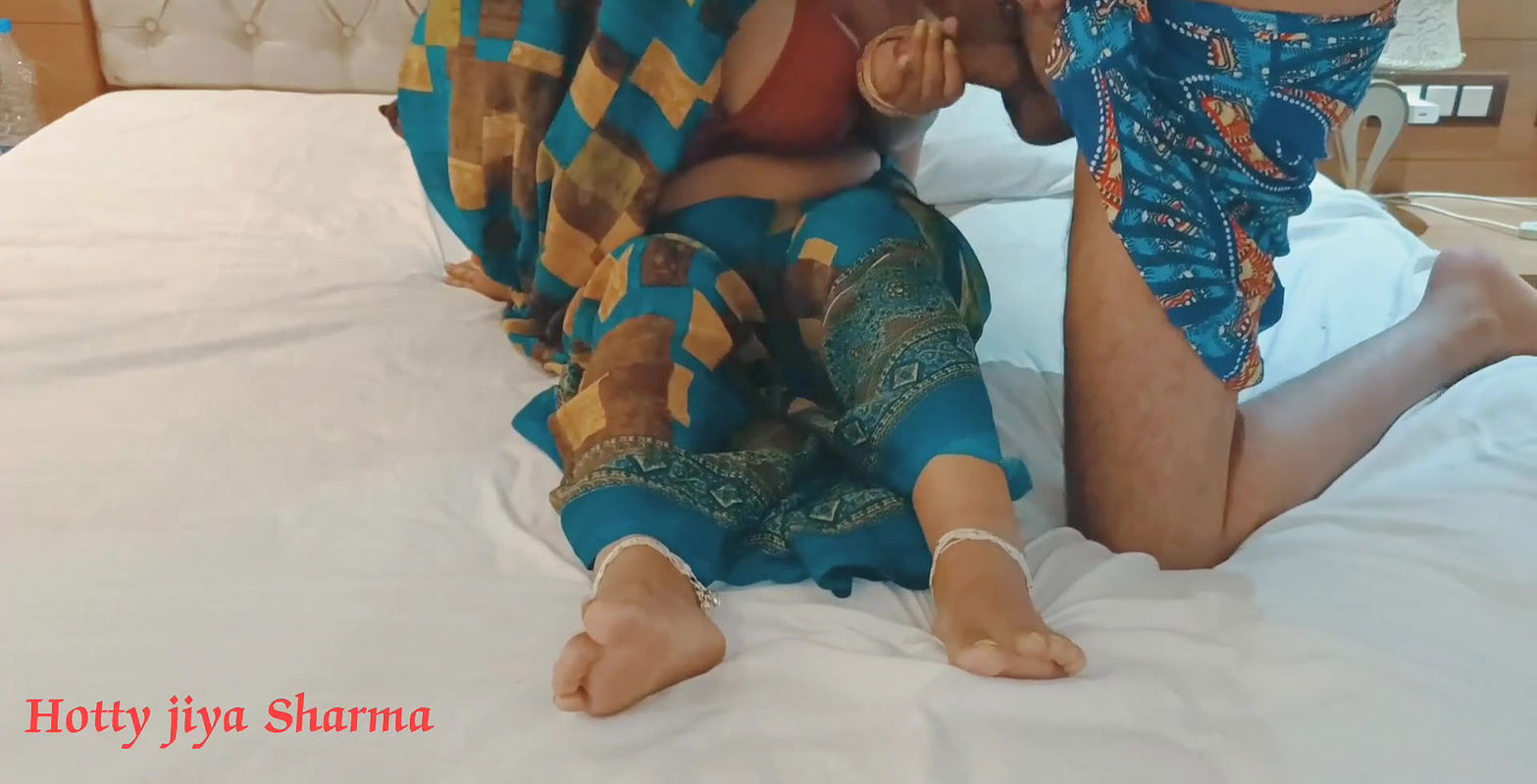 Desi Suhagrat chudai by honeymoon Hotty jiya Sharma second bf with dirty talk