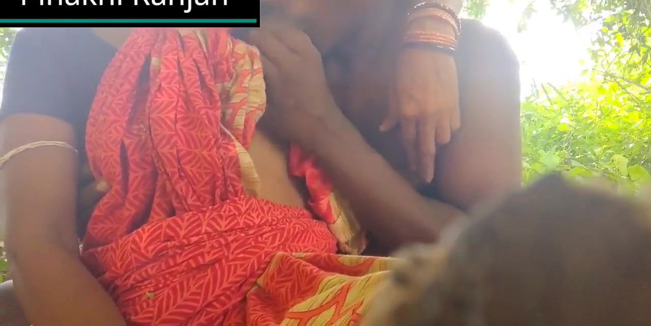 Desi village bhabhi ki jangal me chudai