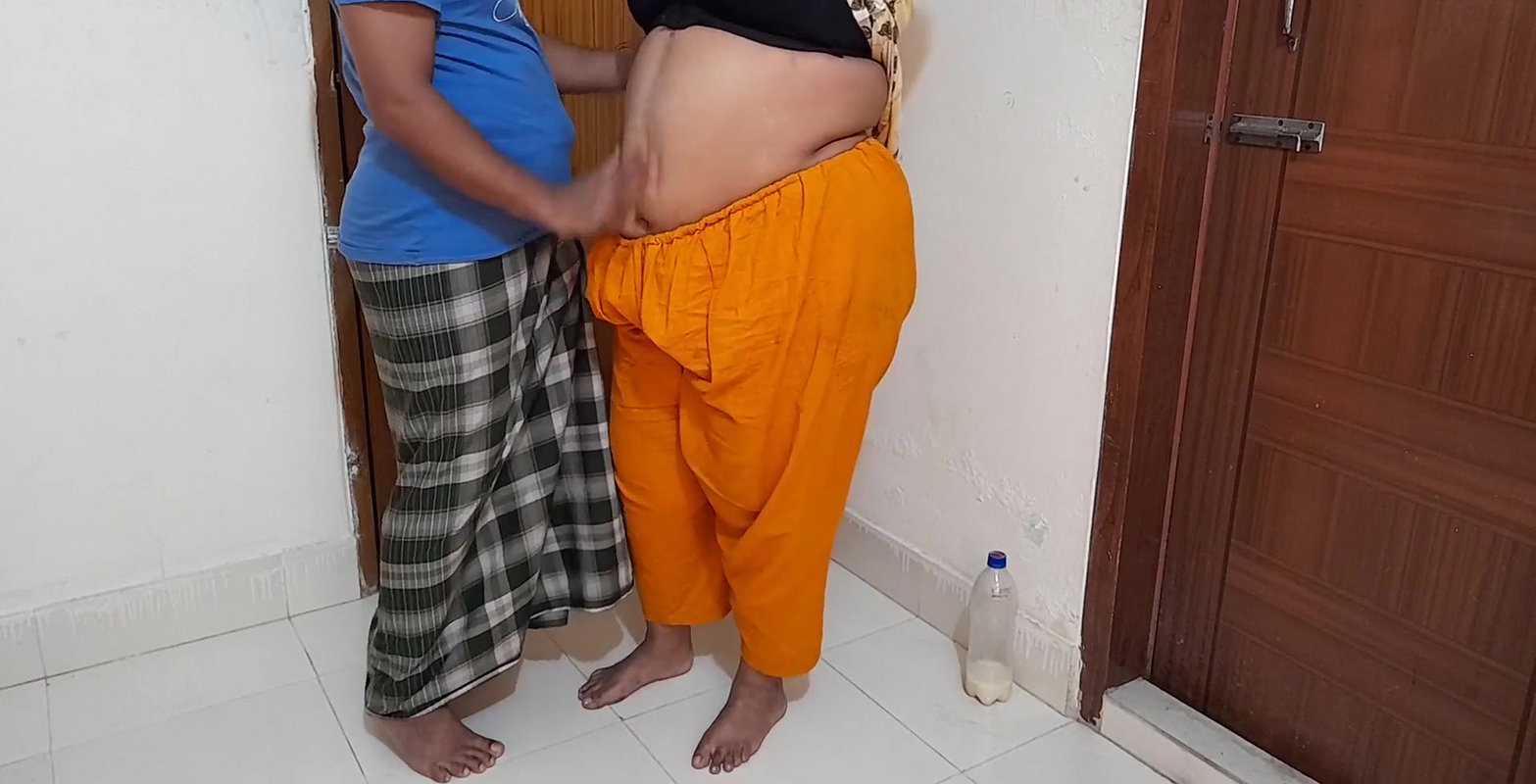 Devar ne mujhe khali ghar mein Jabardasti Choda – Desi MILF Bhabhi fucked by Devar while sweeping room (Hindi Audio)