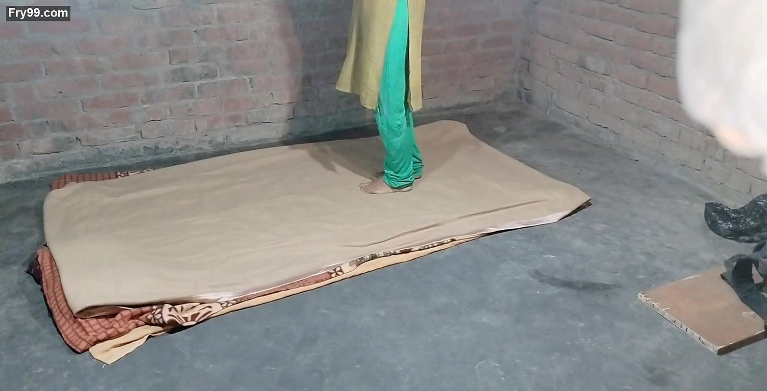 Dodh Wale ne Aunty ki bur faad diya