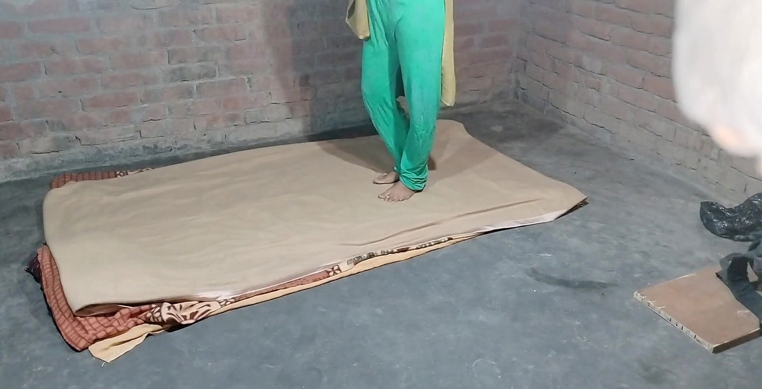 Dodh Wale ne Aunty ki bur faad diya