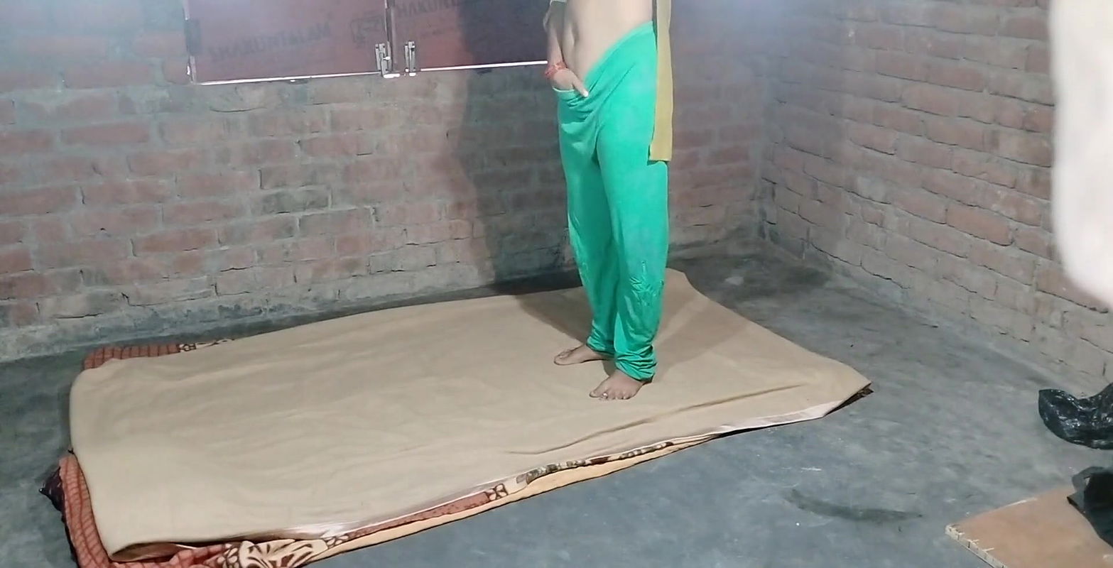 Dodh Wale ne Aunty ki bur faad diya