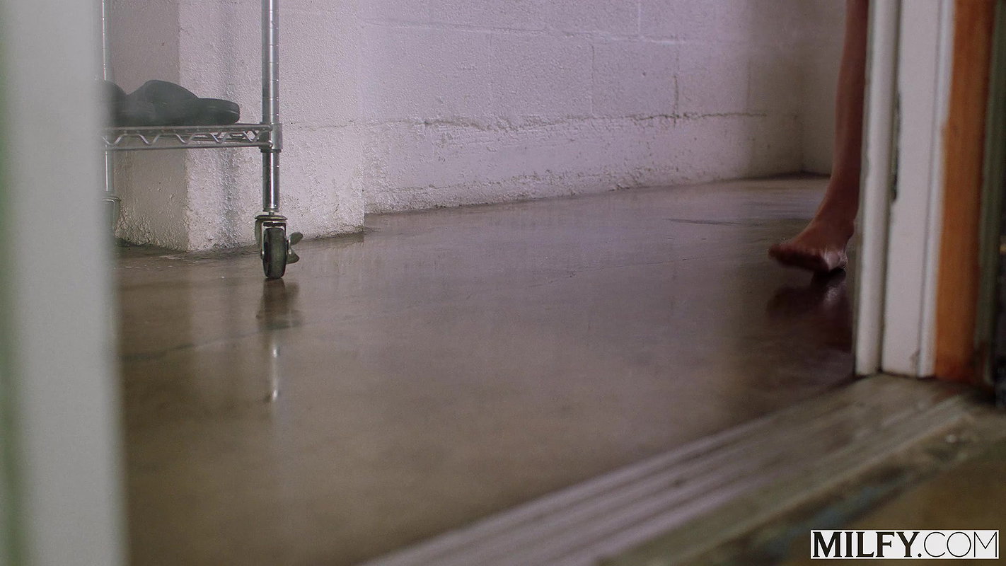 Andie Anderson & Angie Faith – Busty Blonde Babes Andie And Angie Share A Cock