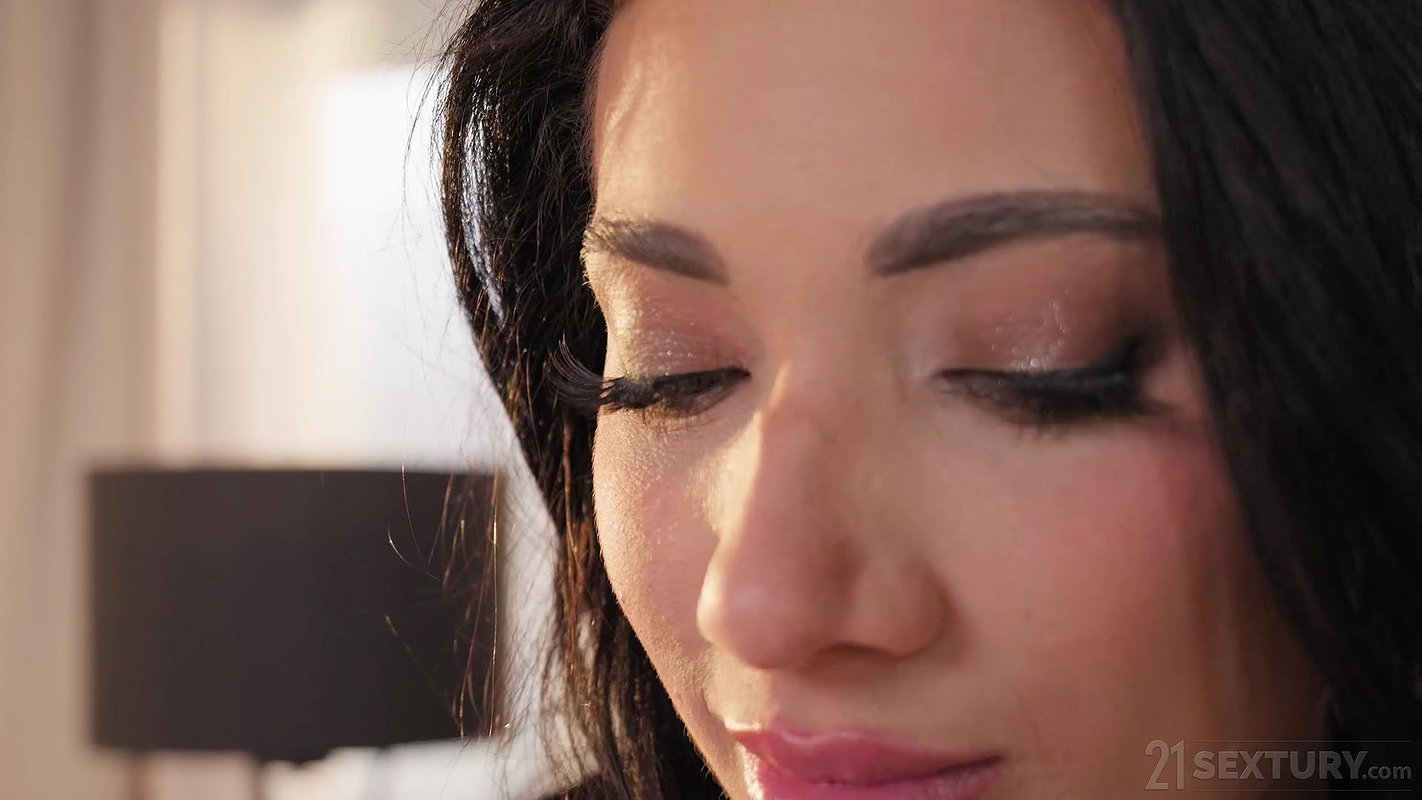 Emily Pink – Cold Plunge, Hot Sex