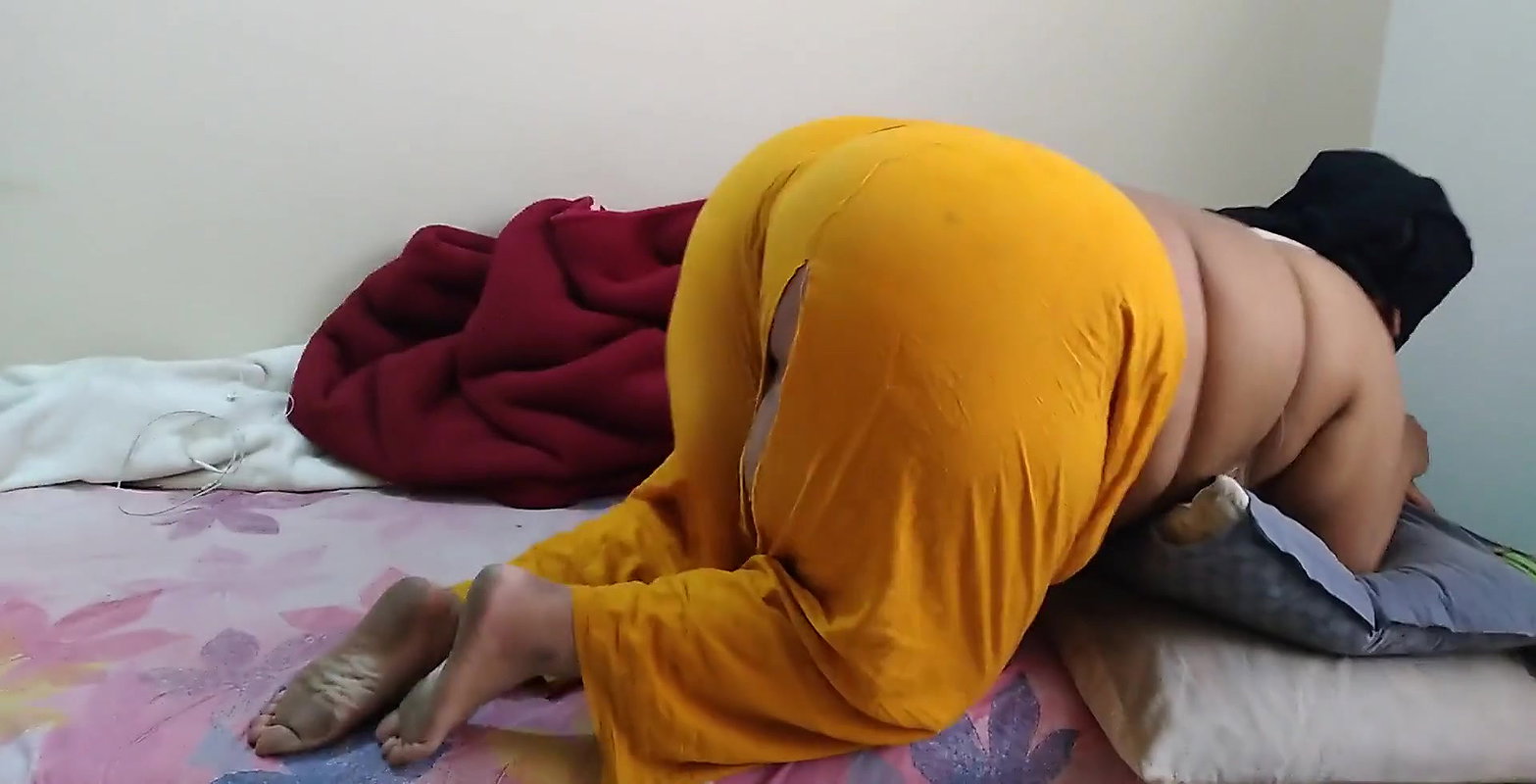 FamilyStrokes – Stepson fucked Rough Stepmom Huge Ass in bed (Indian sex)