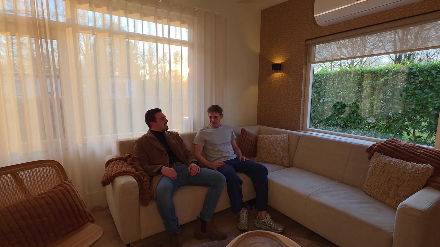 Mia – Mia’s natte spons gesopt