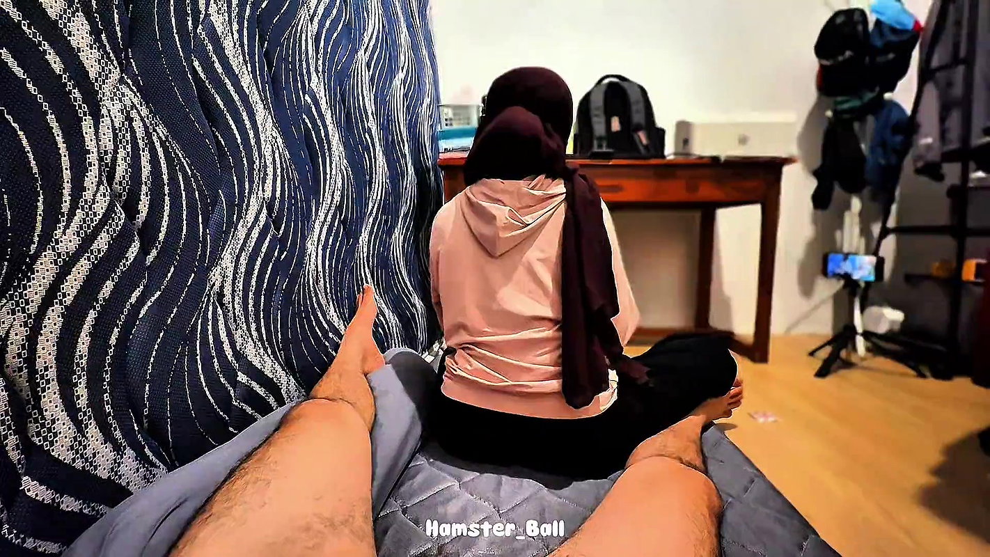 Blowjob by a Malaysian Muslim MILF Housemaid During the Rain